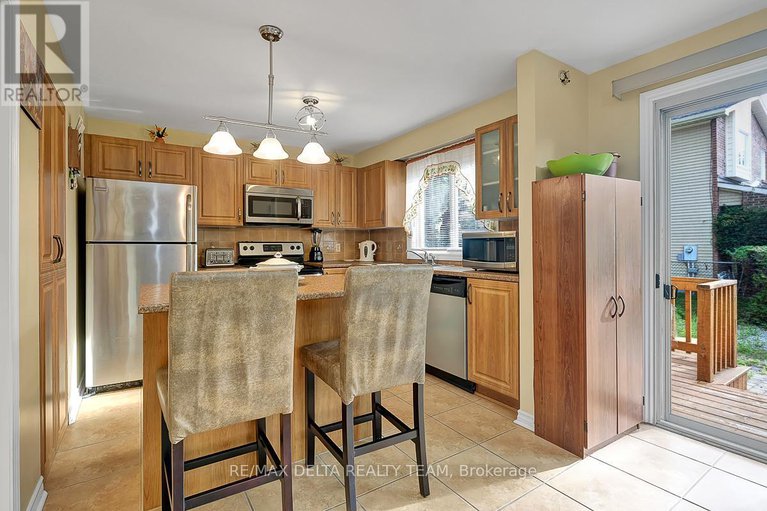 29187957/6096-meadowhill-crescent/chapel-hill/ottawa/ontario/K1C5R8_11