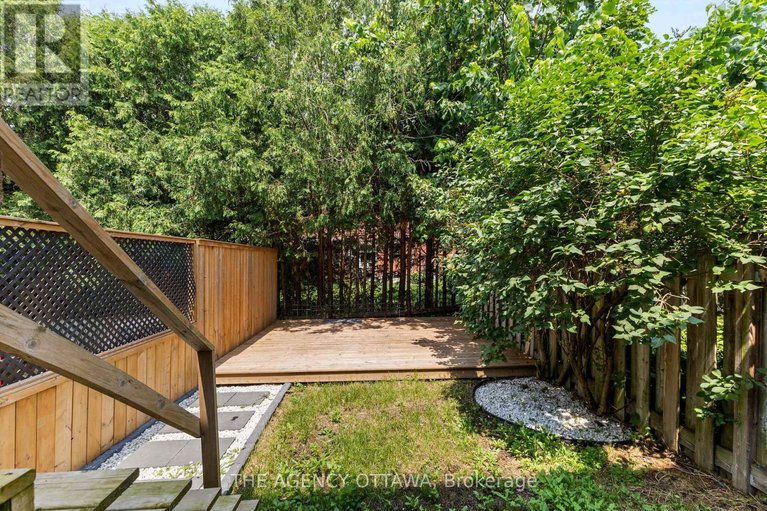 28611085/602-seyton-drive/westcliffe-estates/ottawa/ontario/K2H7X5_31