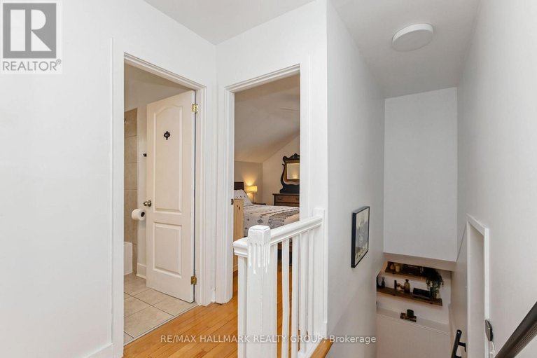 29518318/1225-foxbar-avenue/ellwood/ottawa/ontario/K1V6V4_21