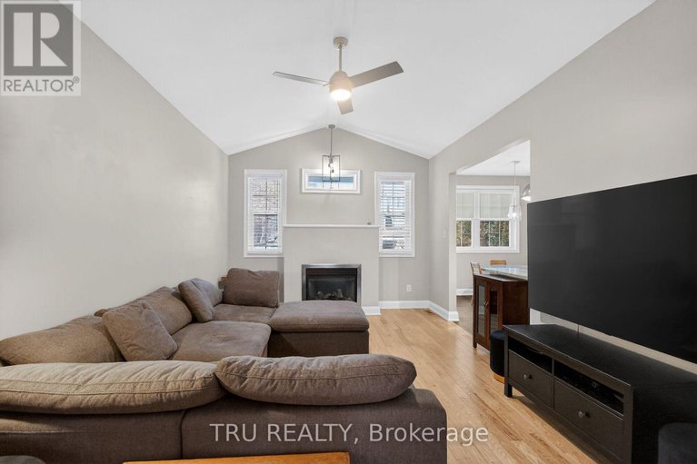 29386985/590-anjana-circle/cedargrovefraserdale/ottawa/ontario/K2J0C9_23