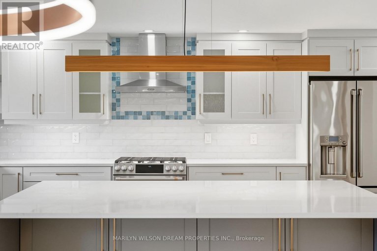 29579532/33-commanche-drive/city-viewskylinefisher-heightsparkwood-hills/ottawa/ontario/K2E6E8_15