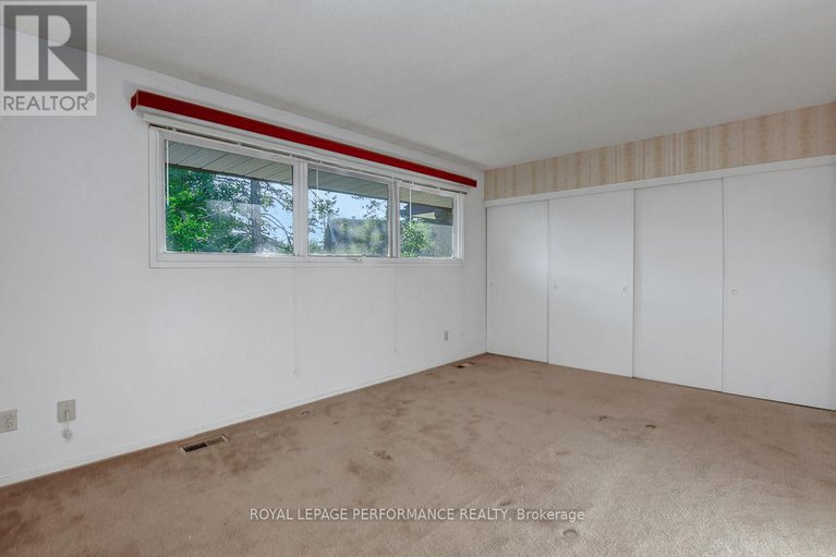 28835566/7-carmichael-court/beaverbrook/ottawa/ontario/K2K1K1_14