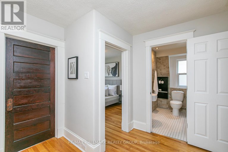 28437104/636-chapel-street/sandy-hill/ottawa/ontario/K1N7Z9_16
