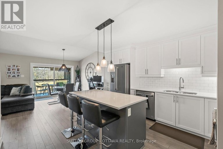 29586662/294-308-masters-lane/town-of-rockland/clarence-rockland/ontario/N1A2W1_6