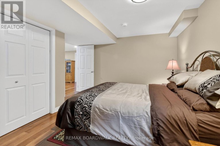 29627313/241-denali-way/stittsville-north/ottawa/ontario/K2S0N1_37