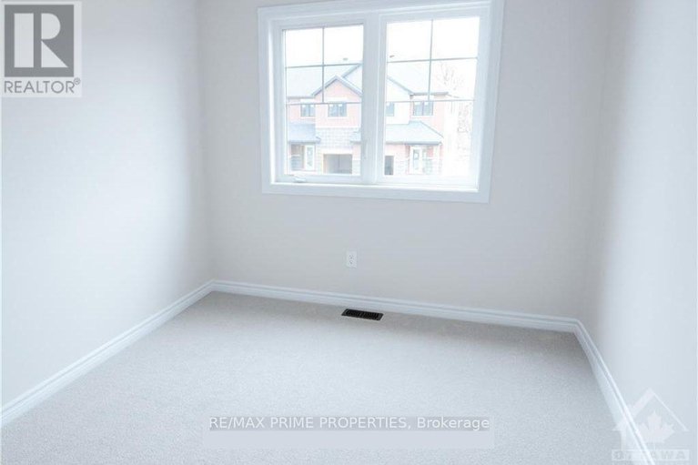 29440012/637-fisher-street/north-grenville-twp-kemptville-south/north-grenville/ontario/K0G1J0_18