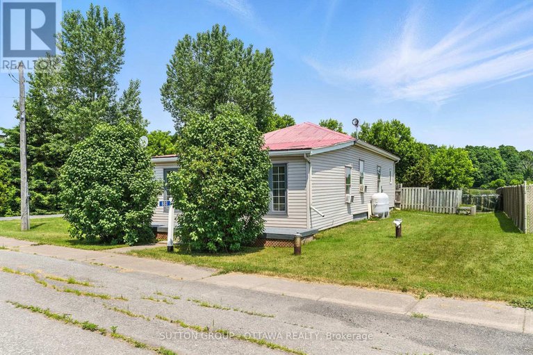 28553465/683-county-rd-18-road/east-hawkesbury-twp/hawkesbury/ontario/K0B1M0_21