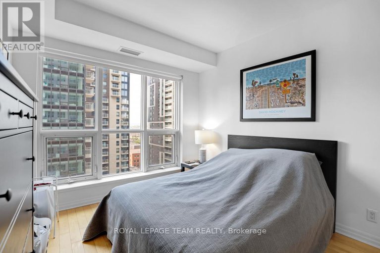 28825350/1303-242-rideau-street/sandy-hill/ottawa/ontario/K1N0B7_17