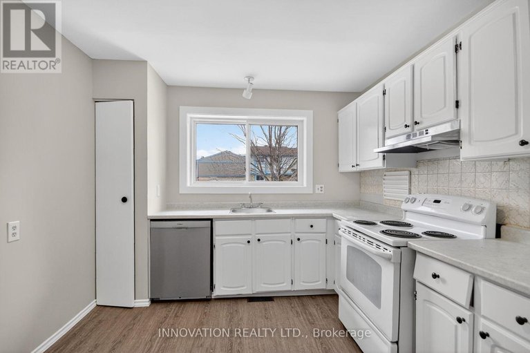 29490132/5-2336-orient-park-drive-e/blackburn-hamlet-south/ottawa/ontario/K1B4N5_24