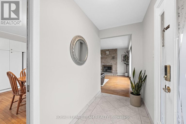 28926247/1525-valmarie-avenue/carleton-heights/ottawa/ontario/K2C1V7_6