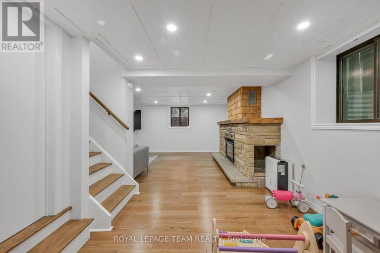 28806110/2233-beaver-avenue/alta-vista/ottawa/ontario/K1H7W3_44