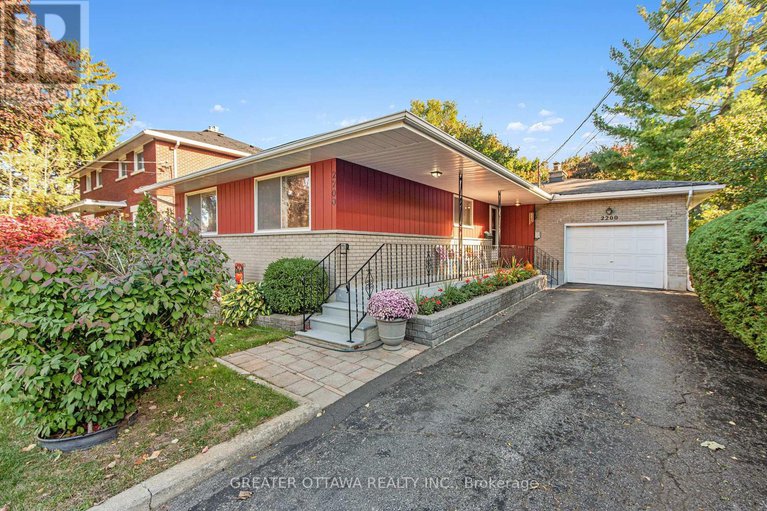 29002318/2200-flower-avenue/woodroffe/ottawa/ontario/K2B7A8_1