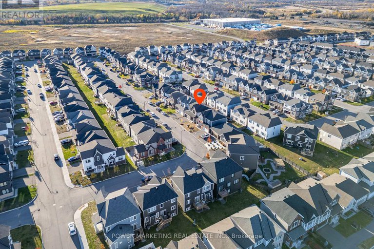 29185572/228-appalachian-circle/half-moon-bay/ottawa/ontario/K2J6X4_34