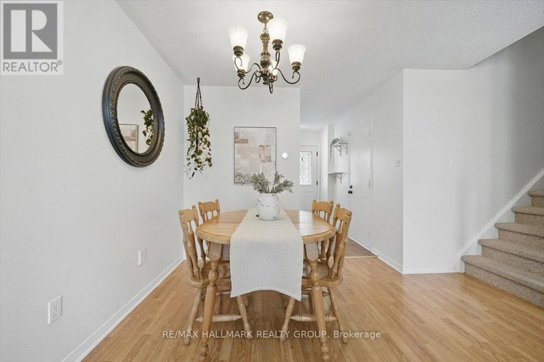28376858/2083-sacramento-drive/fallingbrookgardenway-south/ottawa/ontario/K4A3L2_5