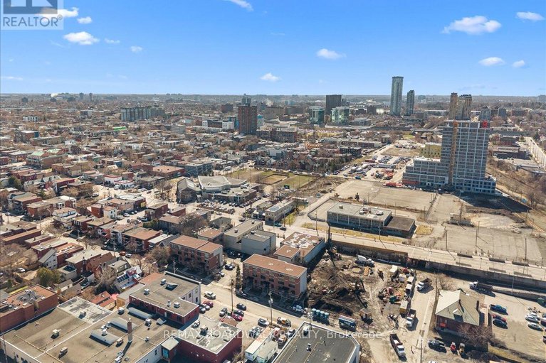 29654536/g-154-spruce-street/west-centre-town/ottawa/ontario/K1R6P2_36