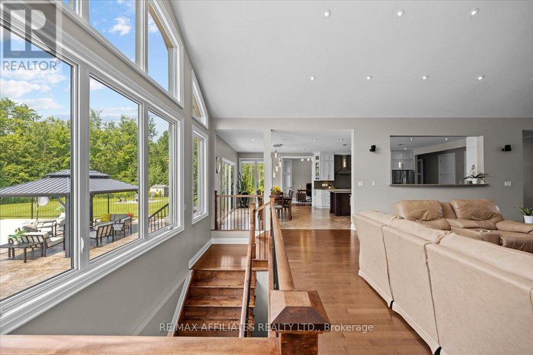 29024438/1610-linkland-court/cumberland-estates/ottawa/ontario/K4C0A5_41