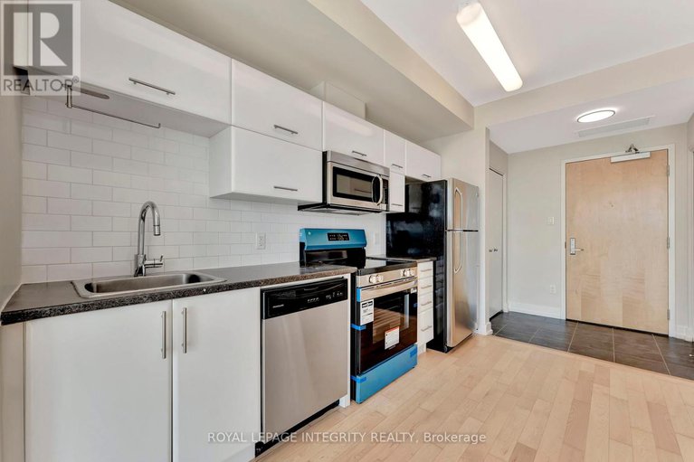 28799327/1808-179-metcalfe-street/ottawa-centre/ottawa/ontario/K2P1P7_12