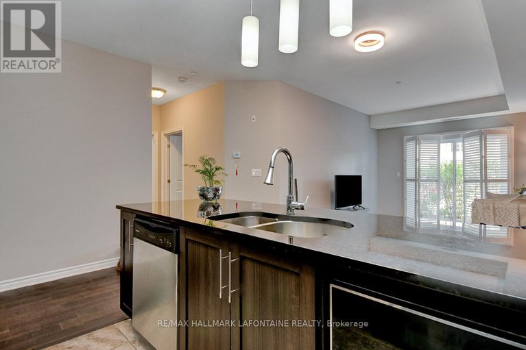 28124719/114-120-prestige-circle/chatelaine-village/ottawa/ontario/K4A1B4_11