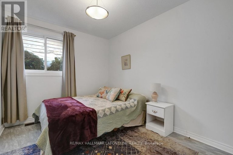 29444353/2443-ogilvie-road/beacon-hill-north/ottawa/ontario/K1J7N3_20