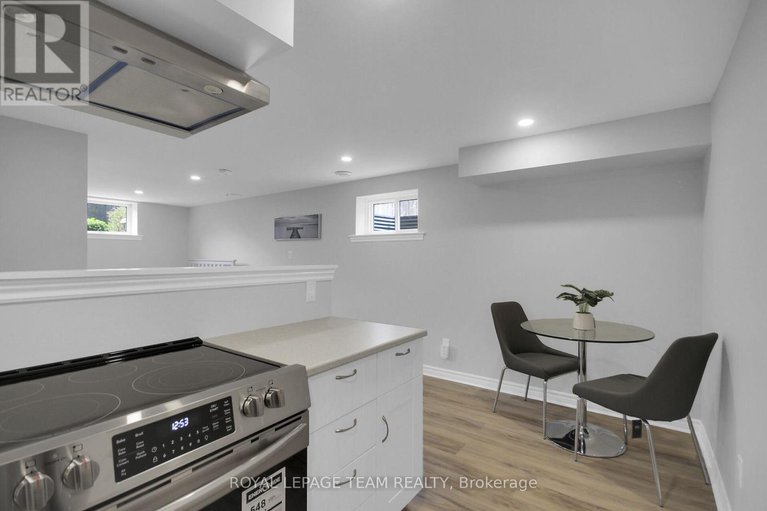 28310189/970-parkhurst-boulevard/mckellar-heightsglabar-park/ottawa/ontario/K2A3M9_24