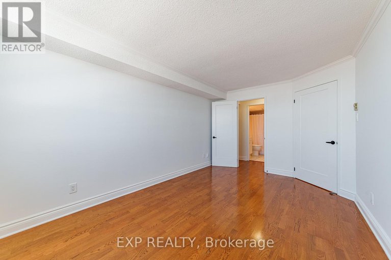 29431773/1004-1440-heron-road/heron-gate/ottawa/ontario/K1V0X2_20