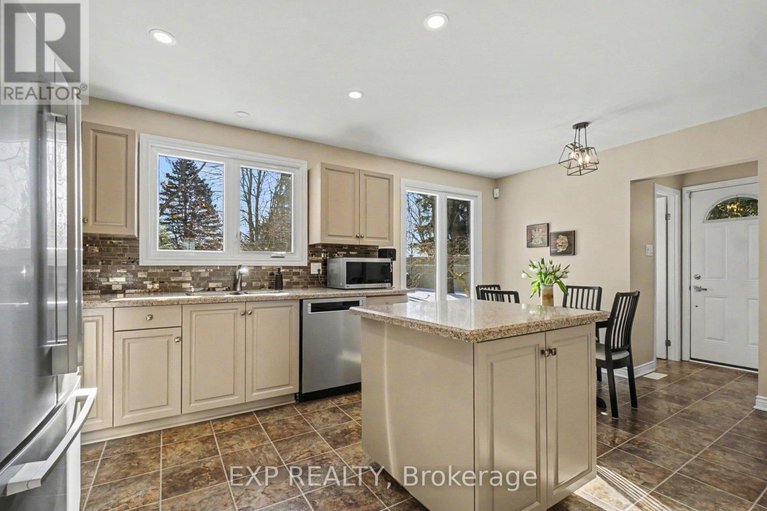 29392142/24-woodburn-drive/blackburn-hamlet/ottawa/ontario/K1B3A7_10