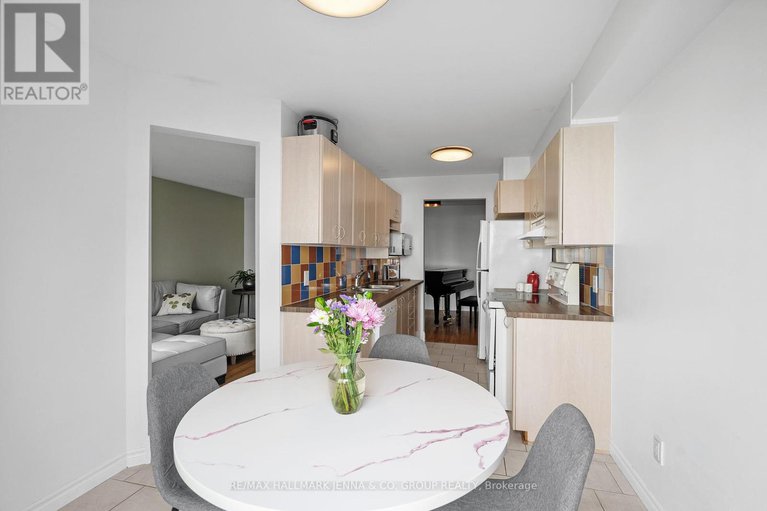 28318968/277-catamount-court/emerald-meadowstrailwest/ottawa/ontario/K2M0A9_14