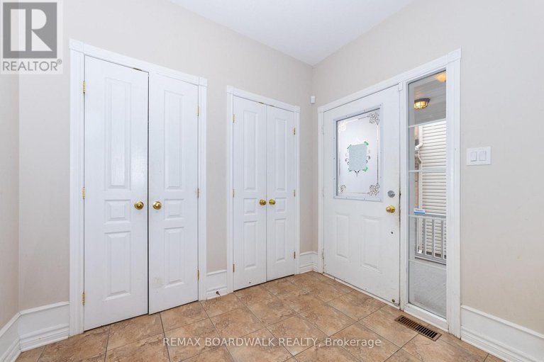 29202153/5090-north-bluff-drive/riverside-southgloucester-glen/ottawa/ontario/K1V2K2_5