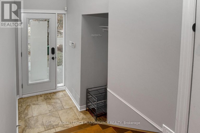 29463580/19-columbus-avenue/overbrook/ottawa/ontario/K1K1R2_2