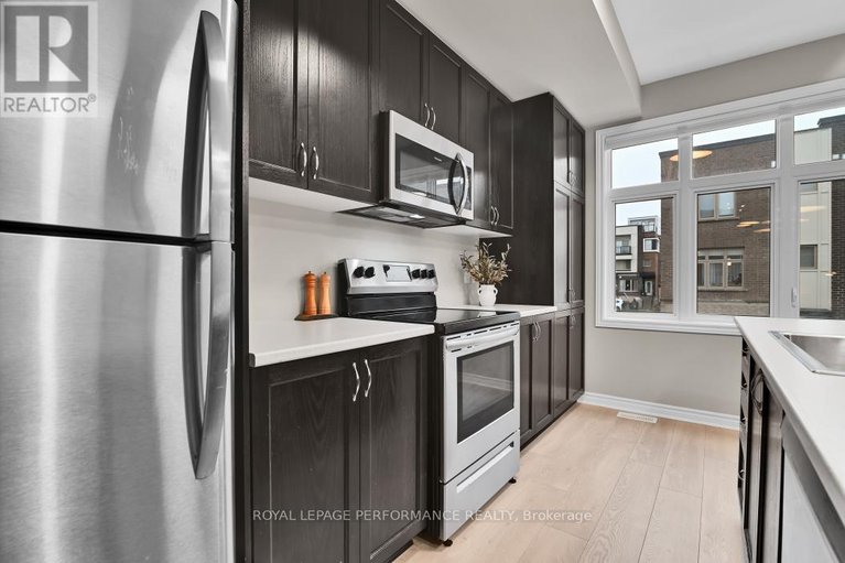 29064818/215-makadewa-private/cfb-rockcliffe-and-area/ottawa/ontario/K1K4Z9_17