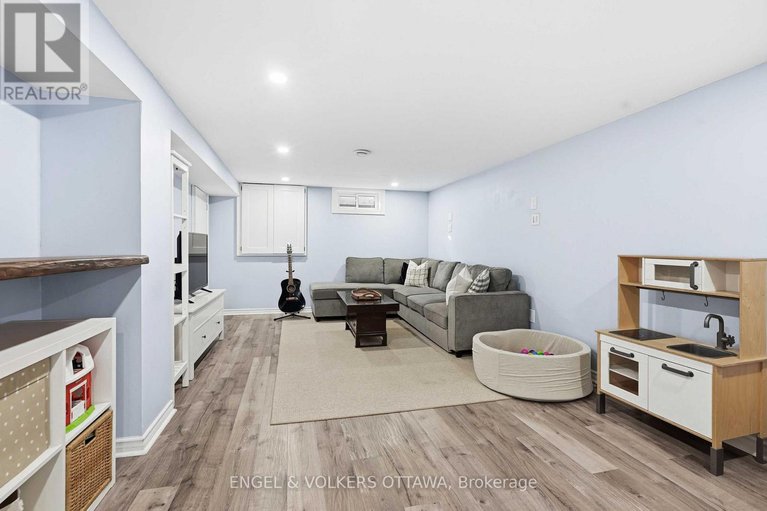 29105494/1260-henry-farm-drive/copeland-park/ottawa/ontario/K2C2E2_26