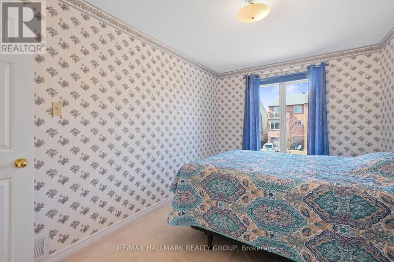 29650530/175-dunbarton-court/cardinal-glen/ottawa/ontario/K1K4L7_31