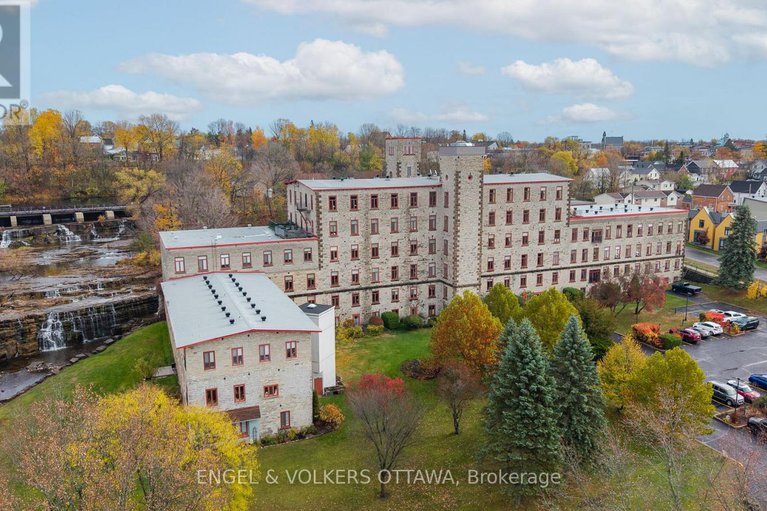 29028525/208-1-rosamond-street-e/almonte/mississippi-mills/ontario/K0A1A0_1