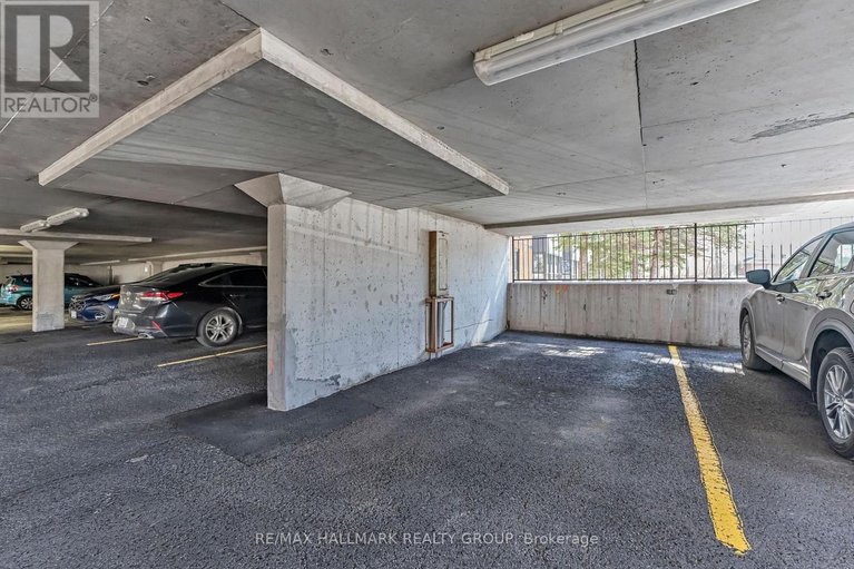 29641177/704-80-sandcastle-drive/leslie-park/ottawa/ontario/K2H9E7_25