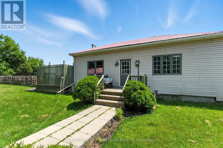 28553465/683-county-rd-18-road/east-hawkesbury-twp/hawkesbury/ontario/K0B1M0_23