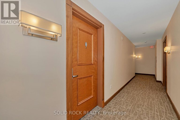 28668190/306-195-besserer-n/sandy-hill/ottawa/ontario/K1N0B6_5