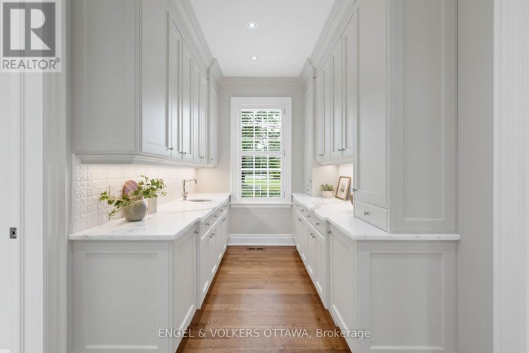 29571244/6029-rideau-valley-drive-n/manotick-south-to-roger-stevens/ottawa/ontario/K4M1B3_11