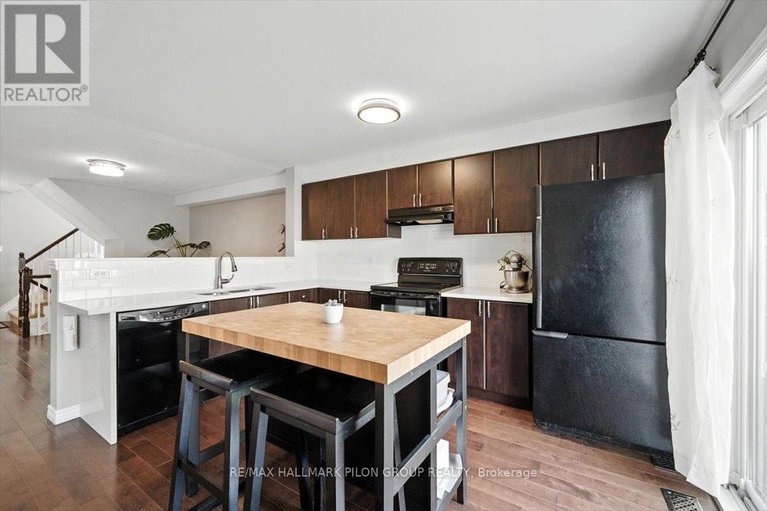 28557149/129-sunshine-crescent/notting-hillsummerside/ottawa/ontario/K4A0V3_6