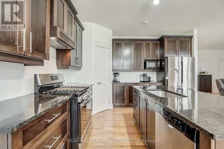 29447327/6237-perth-street/richmond/ottawa/ontario/K0A1Z0_20