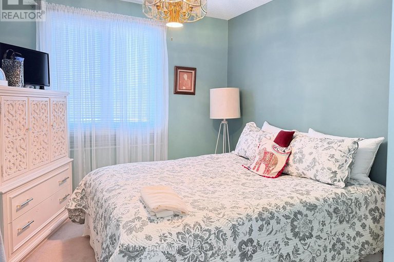 29533054/8-837-eastvale-drive/beaconwood/ottawa/ontario/K1J7T5_14