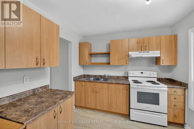 29685312/3219-stockton-drive/blossom-parkkemp-parkfindlay-creek/ottawa/ontario/K1T1S3_21