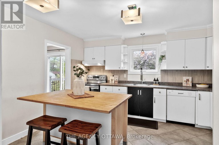 28490663/659-alesther-street/overbrookcastle-heights/ottawa/ontario/K1K1H8_11
