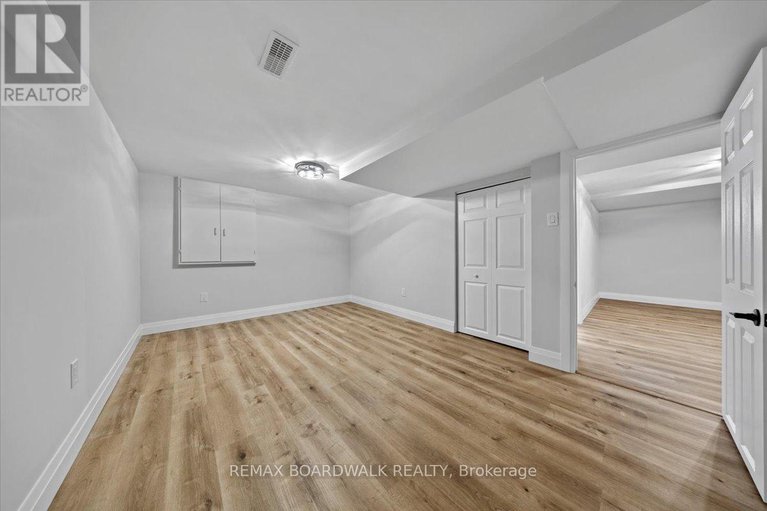 29447126/21-turtleback-way-drive/stittsville-south/ottawa/ontario/K2S1P8_57