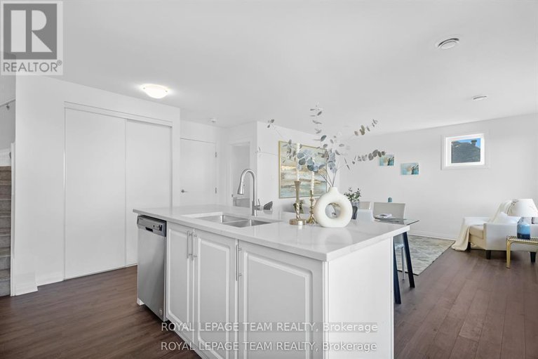 29115161/c-440-via-verona-avenue/longfields/ottawa/ontario/K2J6B3_8