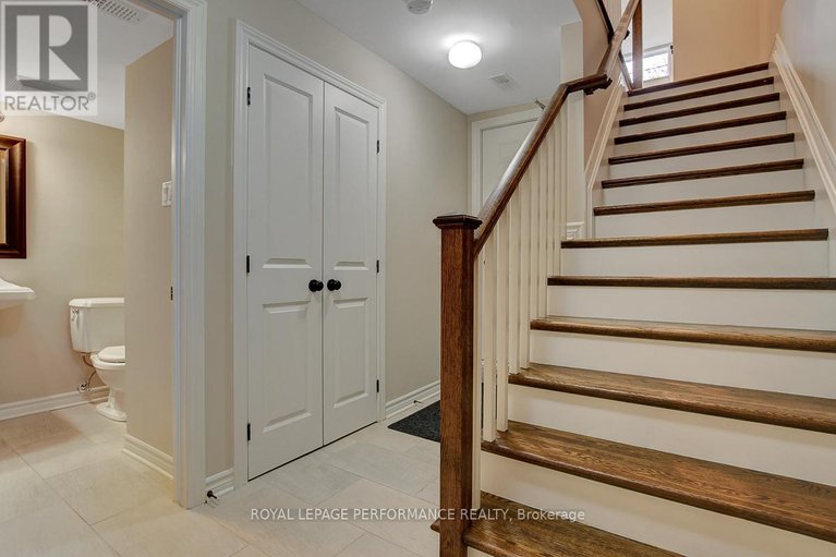 29588176/318-iona-street/westborohampton-park/ottawa/ontario/K1Z7B9_21