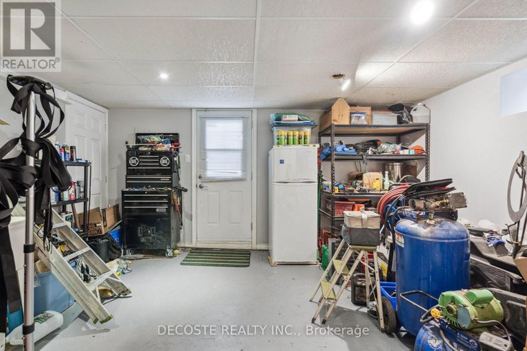 28517069/114-st-george-street-w/alexandria/north-glengarry/ontario/K0C1A0_32