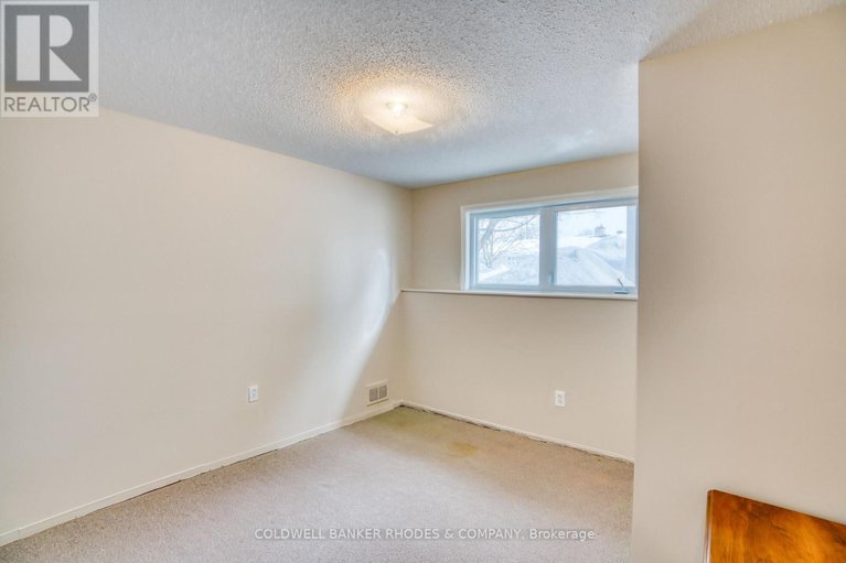 29414464/1858-sharel-drive/urbandale-acres/ottawa/ontario/K1H6W4_25
