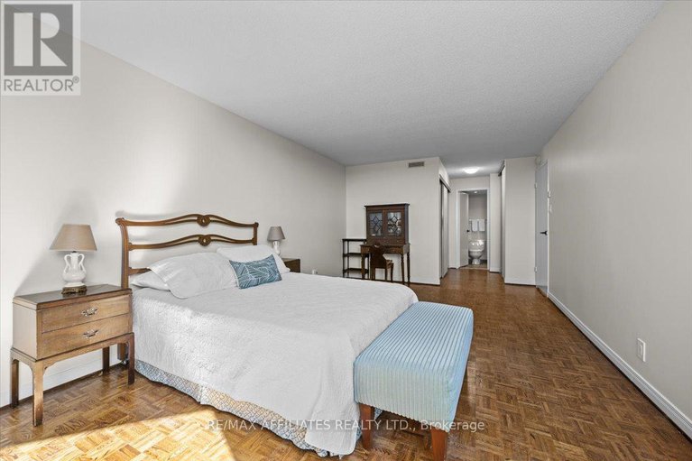 28972175/7d-300-queen-elizabeth-drive/glebe/ottawa/ontario/K1S3M6_21