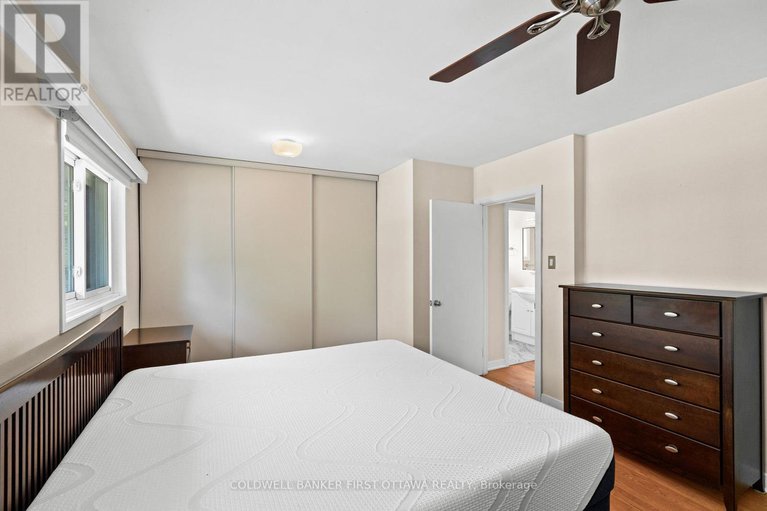 28793444/1788-ernest-avenue/mckellar-heights/ottawa/ontario/K2A1M1_25