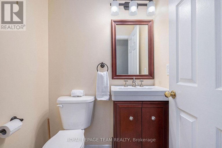 29033840/93-royal-oak-court/hunt-club-parkgreenboro/ottawa/ontario/K1T3N9_4